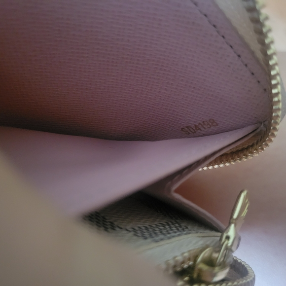 Louis Vuitton Checkered Wallet - Picture 3 of 7